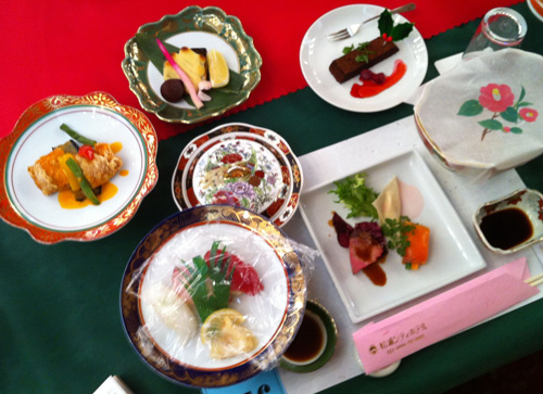 xmas02 松浦シティホテルのクリスマスディナーショー/なかじままりの爆笑ものまねライブのランチ