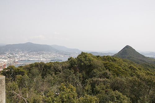 赤崎岳を望む